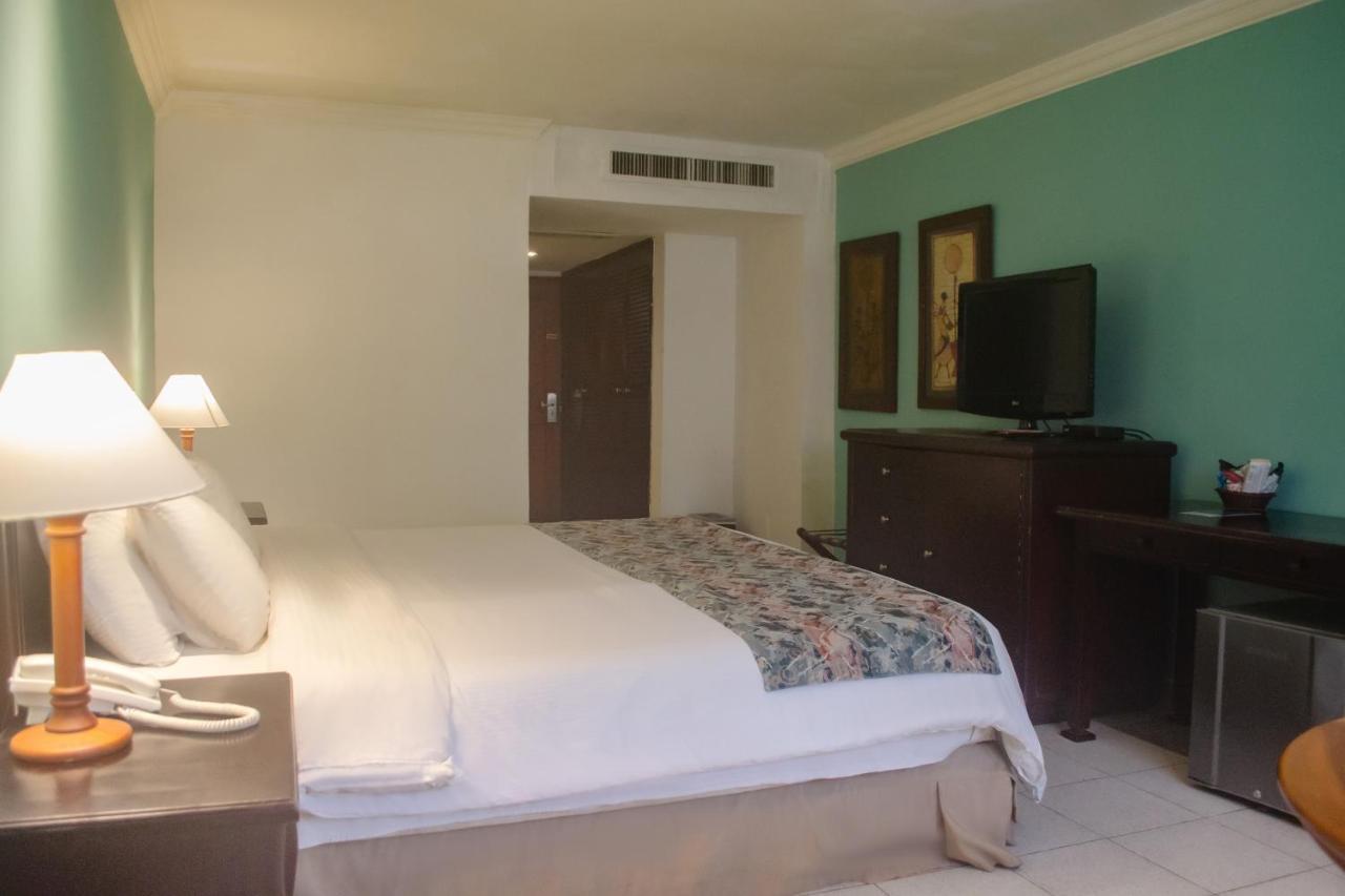Hotel Faranda Express Puerta Del Sol Barranquilla, A Member Of Radisson Individuals Barranquilla  Bagian luar foto