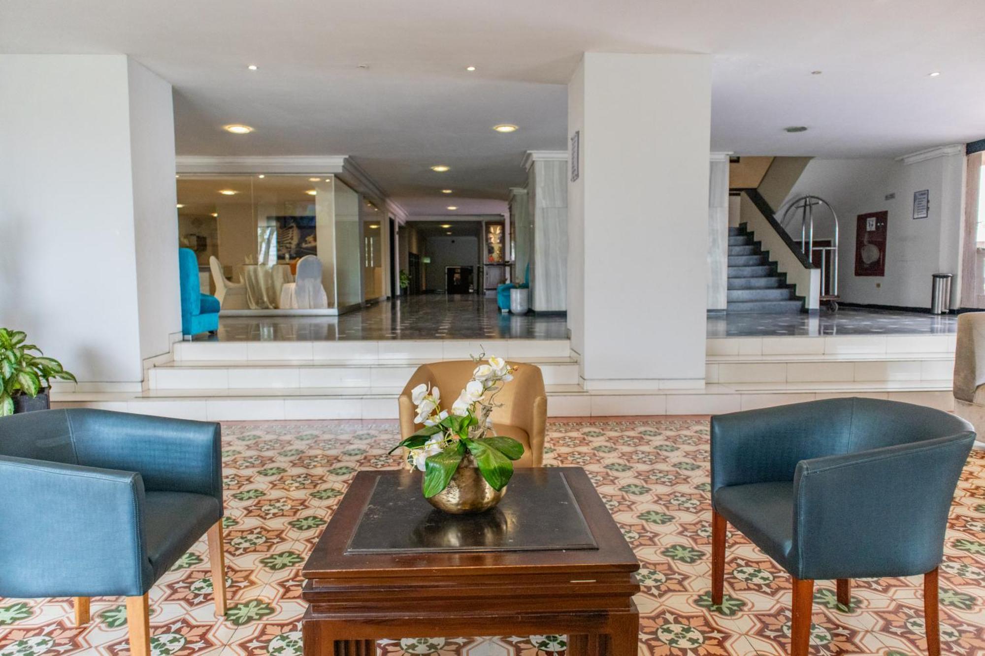 Hotel Faranda Express Puerta Del Sol Barranquilla, A Member Of Radisson Individuals Barranquilla  Bagian luar foto